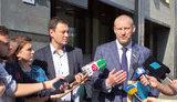 Депутати "Народного фронту" надали в КС докази існування коаліції і просять визнати указ Зеленського про розпуск парламенту неконституційним. ВIДЕО