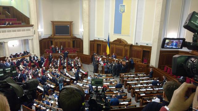 Парубий объявил перерыв в заседании ВР - трибуна заблокирована 01