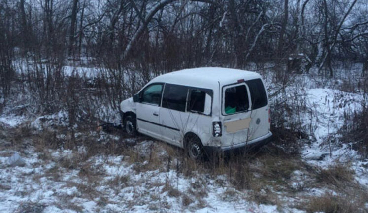 Police officer struck and killed by car while writing road accident report in Rivne region. PHOTOS