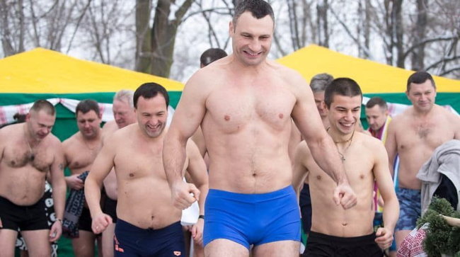Кого Владимир Зеленский должен наградить знаком Национальная легенда Украины, кроме себя и Лысого? 05