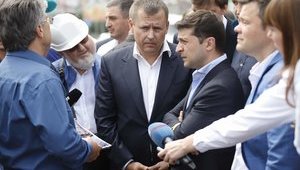 Зеленский пообещал выделить средства на ремонт аэропорта Коломойского в Днепре
