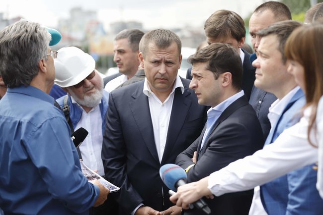 Зеленський і Філатов уклали парі щодо реконструкції моста в Дніпрі 01