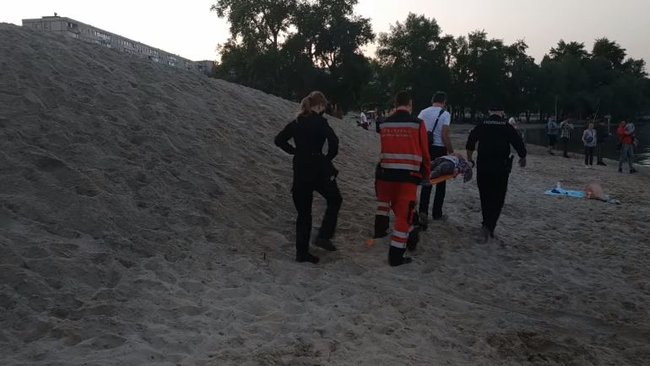 10-річна дівчинка в Києві ледь не загинула, провалившись у пісок 02