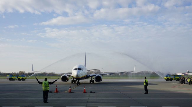Ryanair начал летать из Львова 02