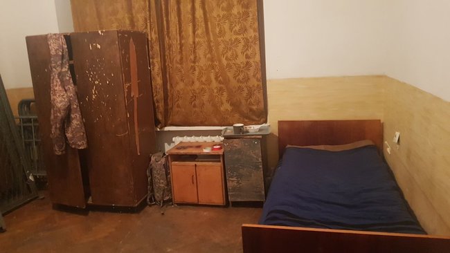 COVID-19 У ЗСУ: Після того, як зник нюх, я тиждень жив у казармі та вибивав машину, щоб здати тест. Вже з позитивним результатом мене ізолювали у холодне приміщення 02 COVID-19 У ЗСУ: Після того, як зник нюх, я тиждень жив у казармі та вибивав машину, щоб здати тест. Вже з позитивним результатом мене ізолювали у холодне приміщення 02