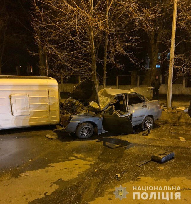 Мужчина погиб в результате столкновения Mercedes и ВАЗ в Харькове, - полиция 01