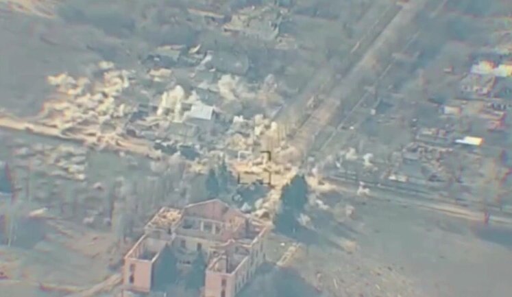 HIMARS strikes with cluster missiles at cluster of Russian troops in Donetsk region. VIDEO