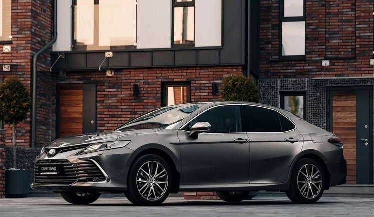 Поліція охорони купила новеньку Toyota у топовій комплектації із шкіряним салоном за 2 мільйони