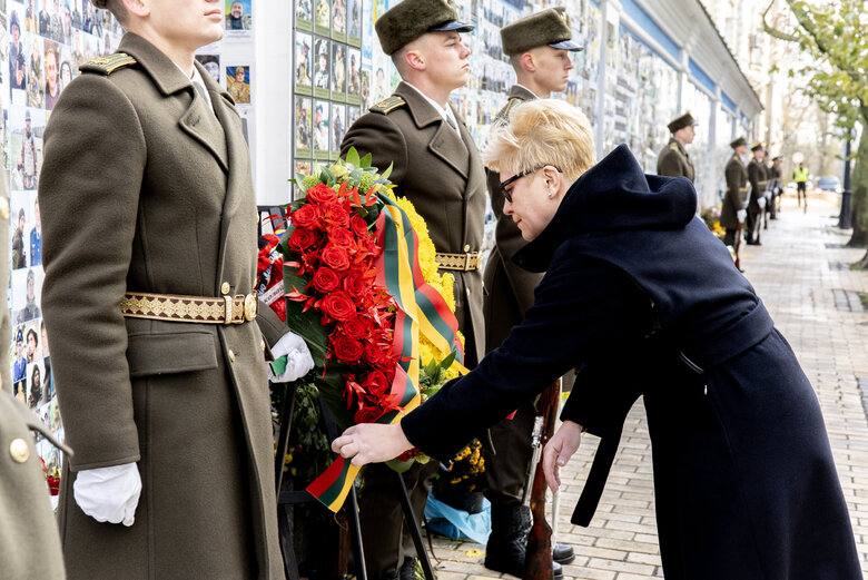 До Києва прибула прем’єрка Литви Шимоніте 01