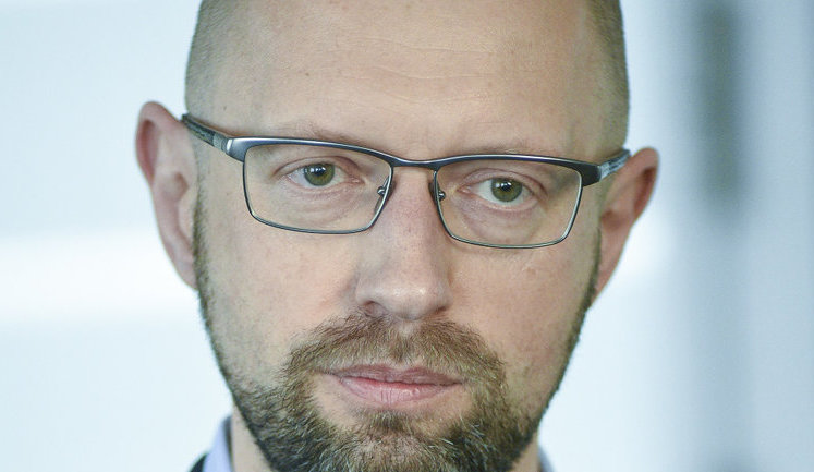 Суд обязал НАБУ открыть дело по заявлению о растрате средств Яценюком и Петренко (обновлено)