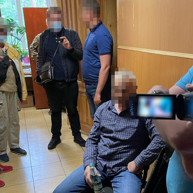 У Києві на одержанні хабарів затримали керівників парків Конча-Заспа та Голосіївський 02