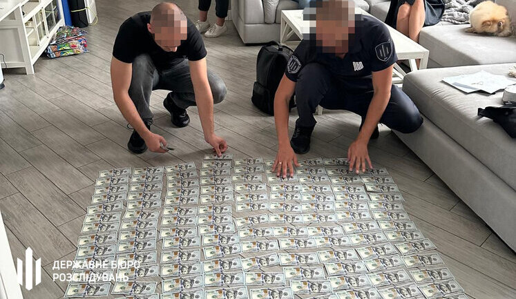 ДБР викрило посадовця військової частини, який організовував підлеглим дистанційну службу та отримував за це їхні грошові виплати. ВІДЕО+ФОТОрепортаж