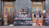 Пошкоджені двері ОП на будь-які виставки не передаватимуть, це не об