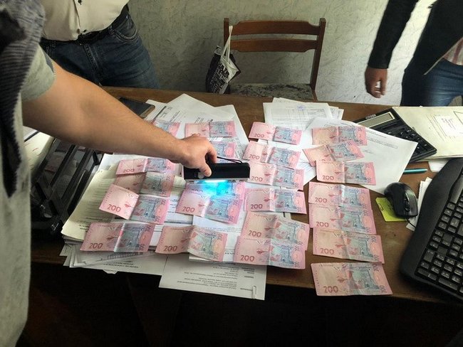 Заместитель мэра райцентра на Кировоградщине попался на 30%-х откатах, - СБУ 04