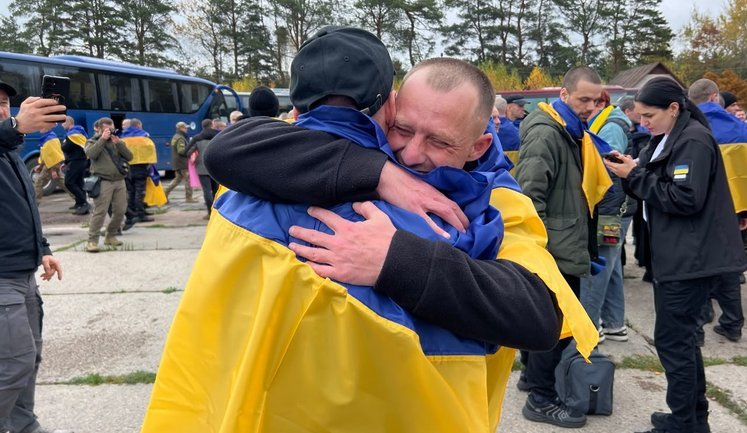 Those taken captive in 2018, 2020 and 2022, seriously ill and survivors of Olenivka terrorist attack: Coordination Headquarters provides details of POW swap. PHOTOS