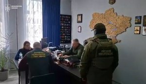 Полковника и еще четырех человек подозревают в хищениях более 14 млн грн на фортификациях на Днепропетровщине. ФОТОрепортаж