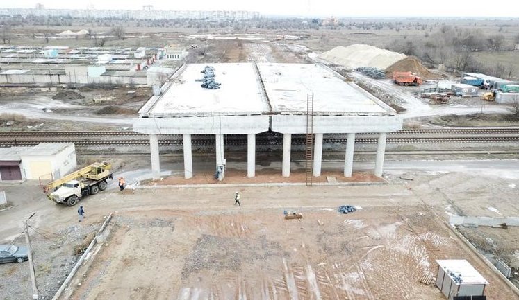 СБУ провела обшуки в Херсонській ОДА через будівництво скандального моcтопереходу ХБК-Тaврійський. ВIДЕО