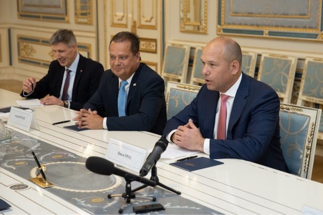 Zelenskyi meets with representatives of Ukrainian World Congress 02
