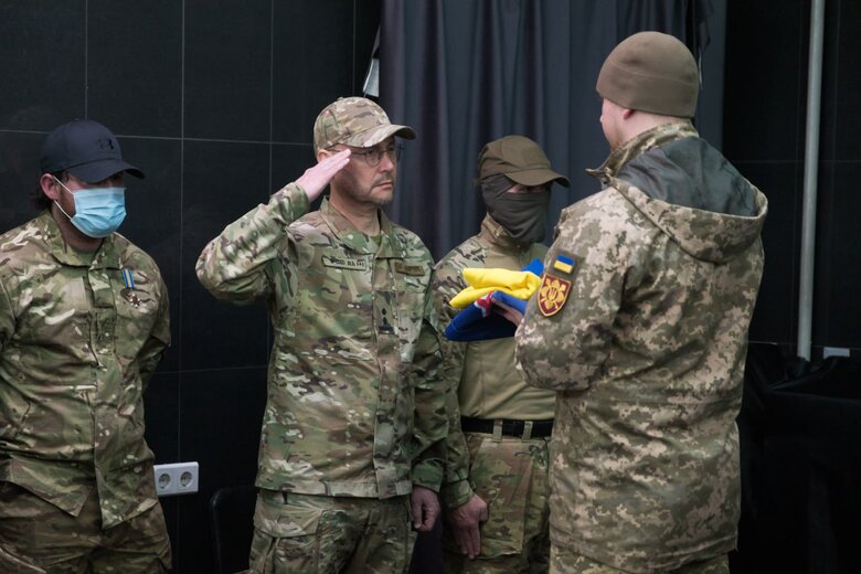 З добровольцем з Нової Зеландії Домініком Абеленом попрощались у Києві
