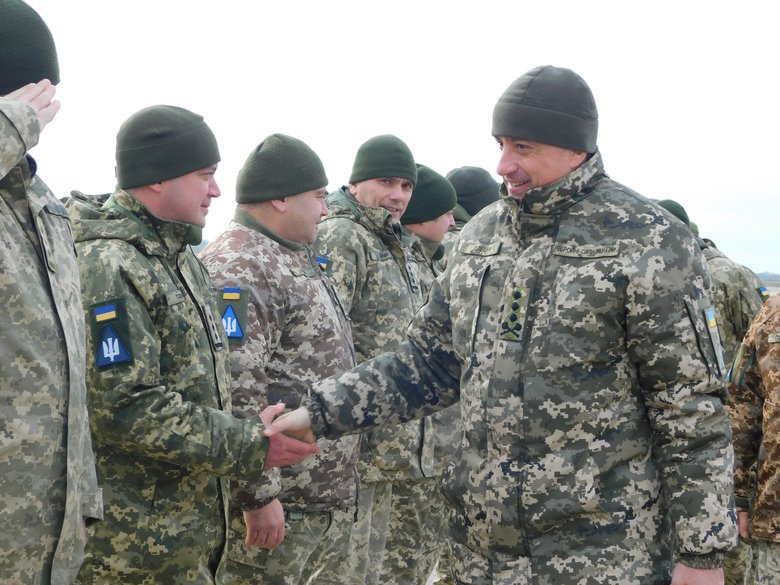 Ударна авіація під прикриттям винищувачів відпрацювала удари по наземних цілях 05