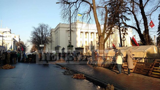 Палаточный городок сторонников Саакашвили возле Рады 03