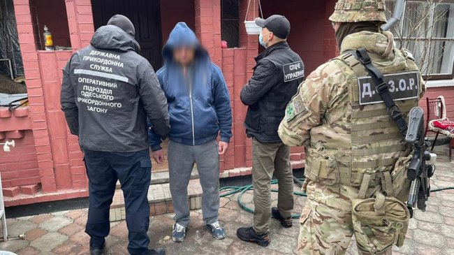 Правоохоронці України та Франції ліквідували міжнародний канал торгівлі людьми. Жертвами зловмисників стали понад 100 осіб 09