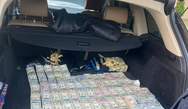 Кому везли $700 тыс. "кэша" с таможни и кого за это не посадят?