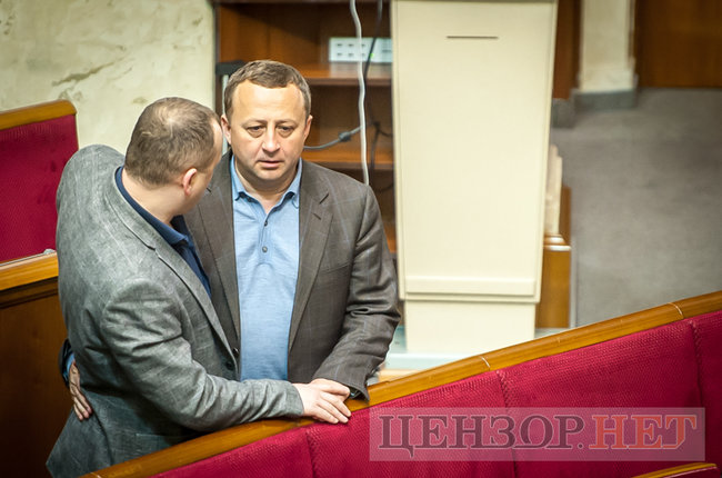 Напівпорожній зал Ради й дорога сумка Рибчинського - день роботи ВР 17 січня 21 Напівпорожній зал Ради й дорога сумка Рибчинського - день роботи ВР 17 січня 21