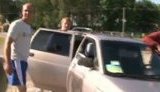 В округе Мартынюка в присутствии участкового избивают защитников украинского языка. + ВИДЕО.