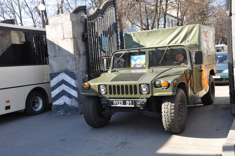 В Києві попрощалися із загиблим внаслідок російського обстрілу розвідником 30-ї ОМБр Антоном Сидоровим 64