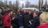 "Жизнь при Януковиче - дерьмо": Азарова на открытии станции метро встретили протестом, который разогнали "спортсмены". ФОТОрепортаж+ВИДЕО