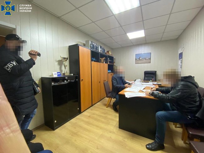 Директор аэропорта в Кривом Роге подозревается в завладении 5,3 млн грн бюджетных средств, - Офис генпрокурора 02