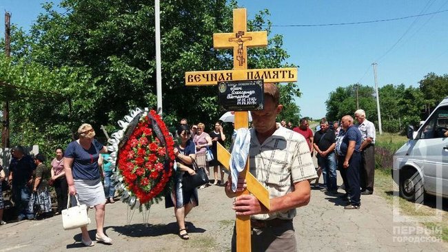 С бойцом 17-й танковой бригады Александром Лыном, погибшим на Донбассе, простились на Днепропетровщине 05
