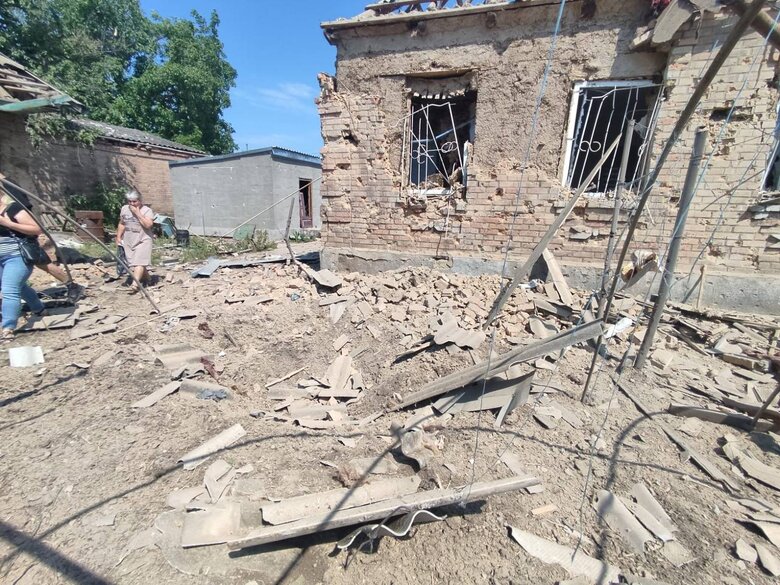 У Нікополі внаслідок російського обстрілу пошкоджені два об’єкти критичної інфраструктури, - ОВА 02