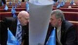 Наша песня хороша... Депутаты не поддержали инициативы ПР - &amp;quot;регионалы&amp;quot; заблокировали трибуну парламента.