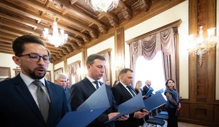 В присутствии Зеленского принесли присягу 22 новоназначенных судьи