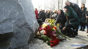 Пам'ятник жертвам збитого іранськими військовими літака МАУ відкрили в "Борисполі". ФОТОрепортаж