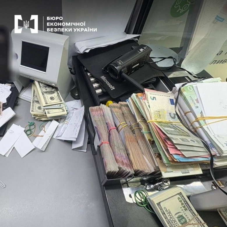 БЕБ викрило мережу нелегальних обмінників у Києві