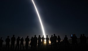 США готовятся испытать межконтинентальную баллистическую ракету, - Newsweek