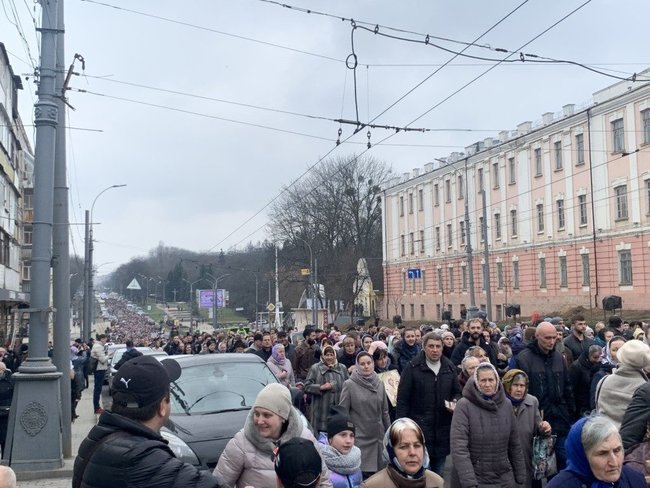 Традиционная реакция церкви, актуальная в условиях распространения коронавируса, - крестный ход прошел в Виннице 13