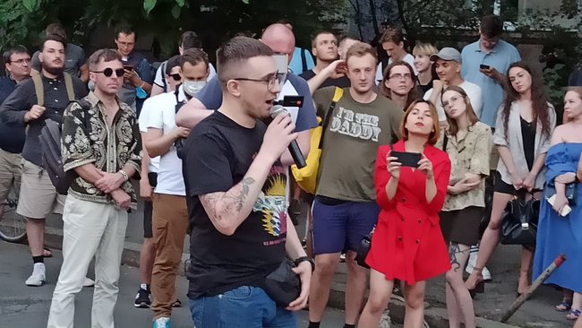 Акция в поддержку отставки Авакова с файерами и салютом прошла возле здания МВД 12