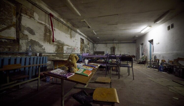 Зеленський, Габек та Пейчинович-Бурич оглянули наслідки російських злочинів у Ягідному: Місцеві 27 днів були у підвалі. ФОТОрепортаж