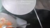 дрон перевернул кастрюлю с едой для пацанов