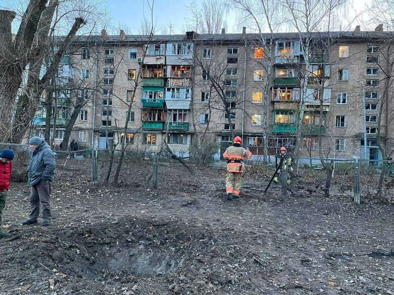 Наслідки ворожої атаки дронами на Київ: 5 людей постраждали, серед них - 11-річна дитина 08