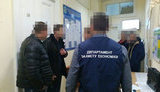 Чиновники Госмиграции, за взятки ускорявшие выдачу паспортов, задержаны в Днепре и Львове, - Нацполиция. ФОТОрепортаж
