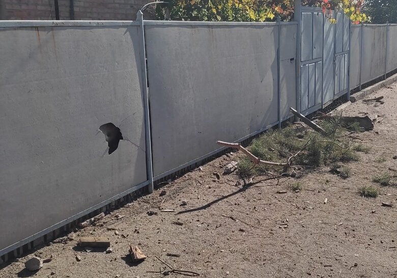 Russian shelling damages 2 hotels, multi-storey building, gas pipelines and power lines in Nikopol 03
