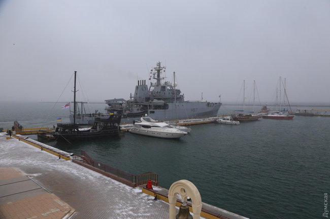 Розвідувальний корабель Великої Британії прибув до Одеси 01