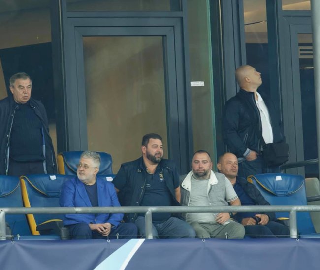 Коломойський, Арахамія, Вітренко, міністри і депутати разом сходили на футбол, - журналіст Ткач 02