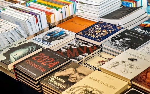 Українська молодь придбала понад 114 тисяч книг за програмою «єКнига» у першому півріччі 2026 року