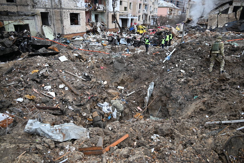 Consequences of Russian missile strike on house in Solomianskyi district of Kyiv 41